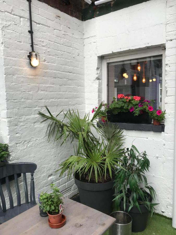 The Wellington House 2*
